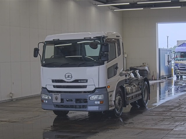 NISSAN QUON 2012