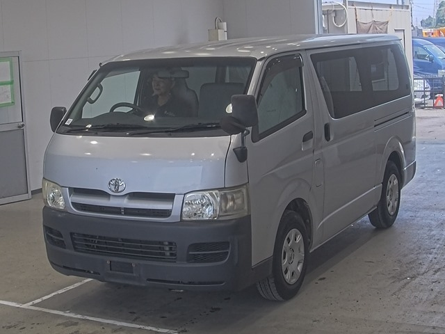 TOYOTA REGIUS ACE VAN