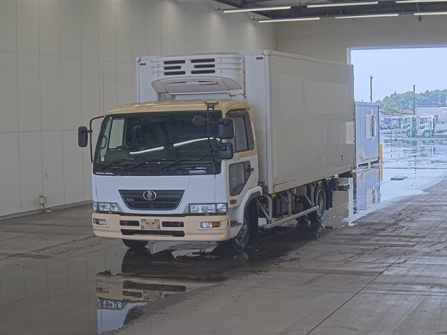NISSAN CONDOR 2006