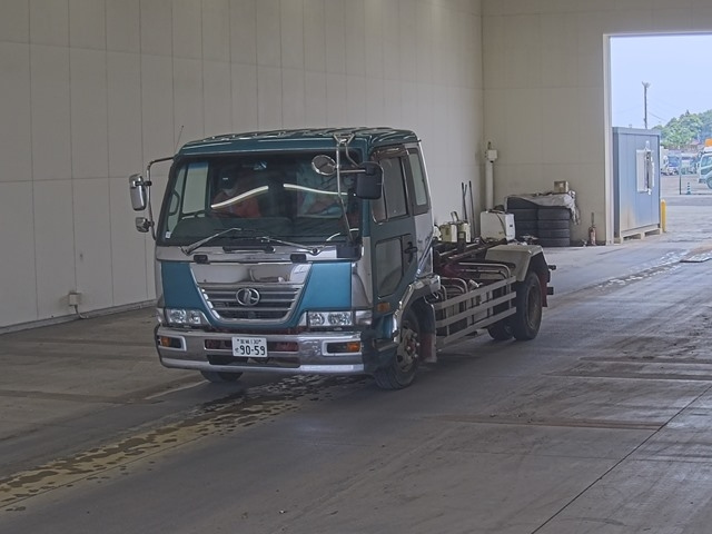 NISSAN TRUCK 2006