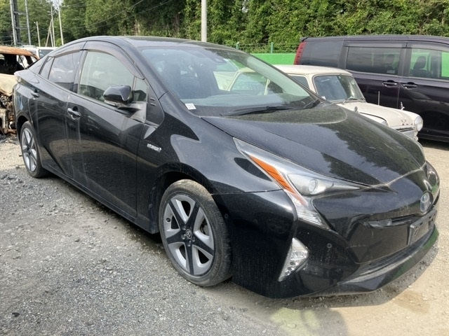 TOYOTA PRIUS 2017