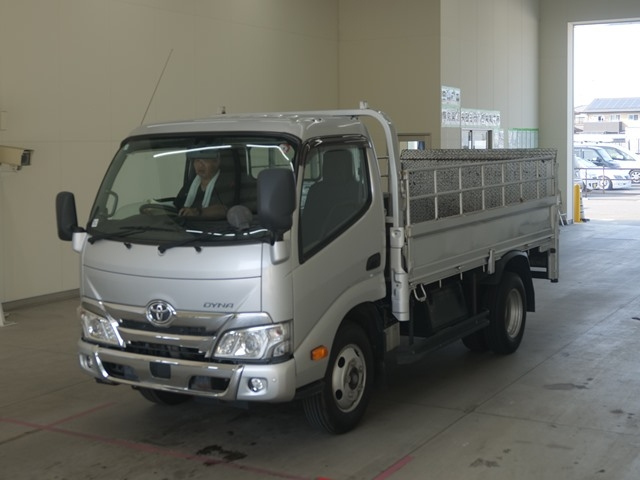 TOYOTA DYNA 2020