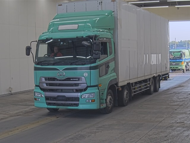 NISSAN UD SERIES 2015