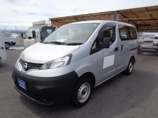 NISSAN NV200
