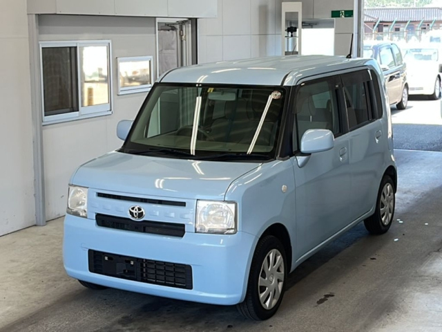 TOYOTA PIXIS SPACE 2012