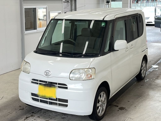 DAIHATSU TANTO 2011
