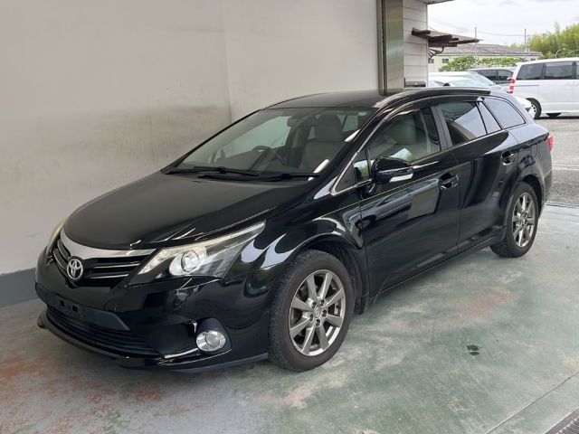 TOYOTA AVENSIS WAGON 2012