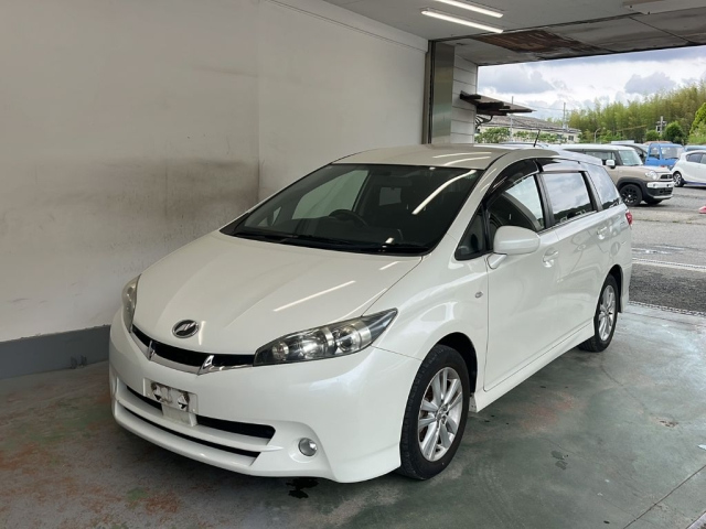 TOYOTA WISH 2011