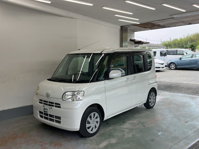 DAIHATSU TANTO 2011
