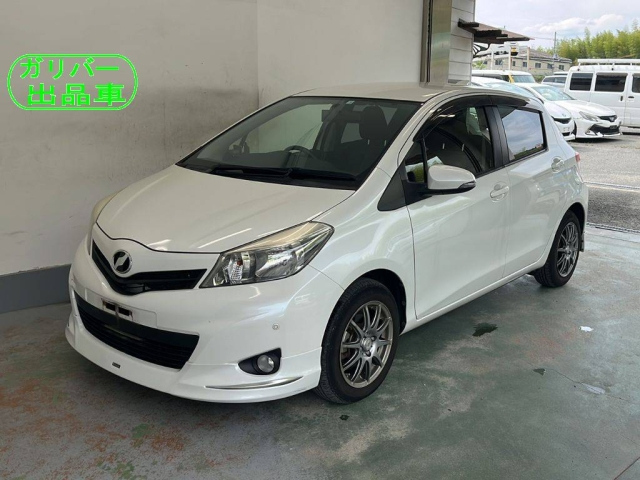 TOYOTA VITZ 2014