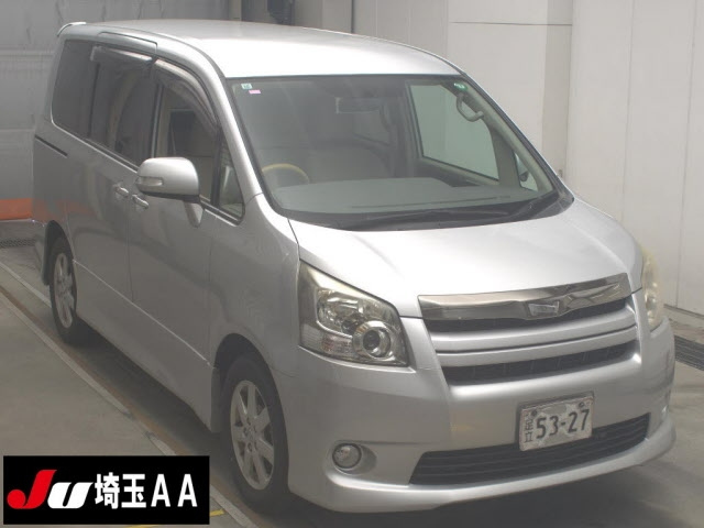TOYOTA NOAH 2009