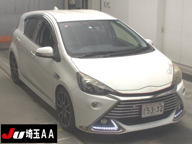 TOYOTA AQUA 2016