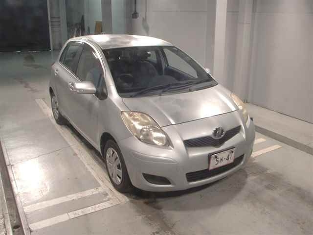 TOYOTA VITZ 2010