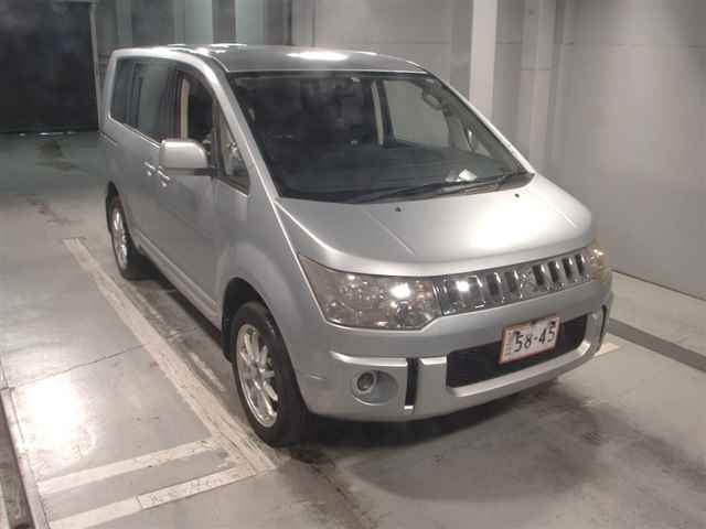 MITSUBISHI DELICA D5 2009