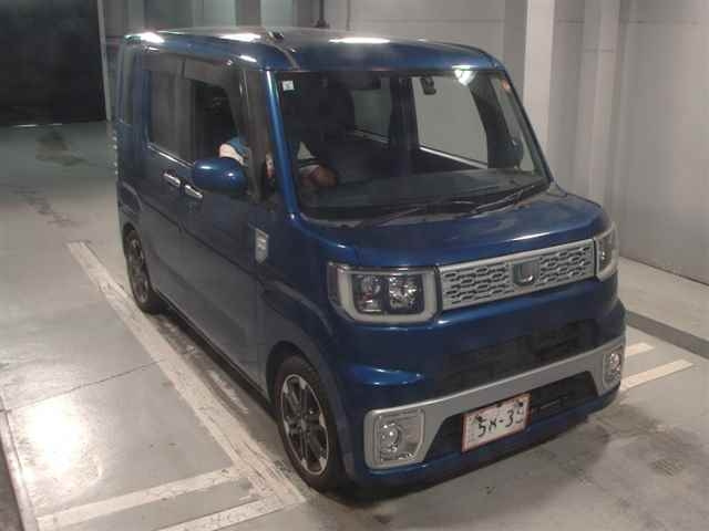 DAIHATSU WAKE 2015