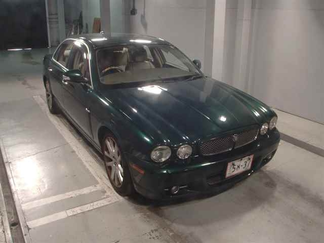 JAGUAR XJ SERIES