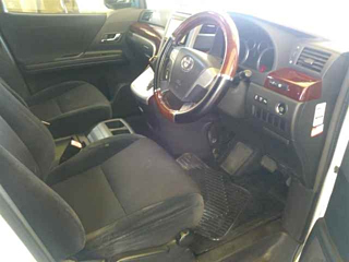 TOYOTA VELLFIRE 2010