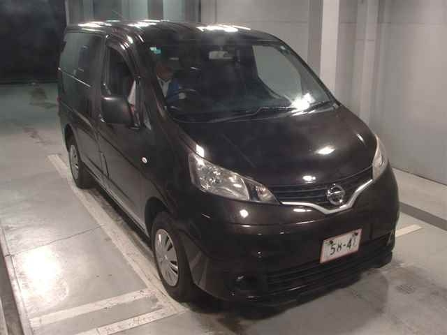 NISSAN NV200 2018
