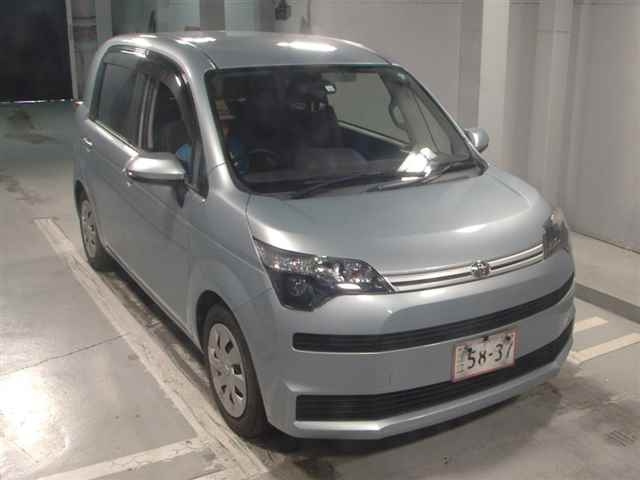 TOYOTA SPADE 2016
