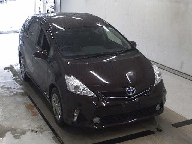 TOYOTA PRIUS ALPHA 2014