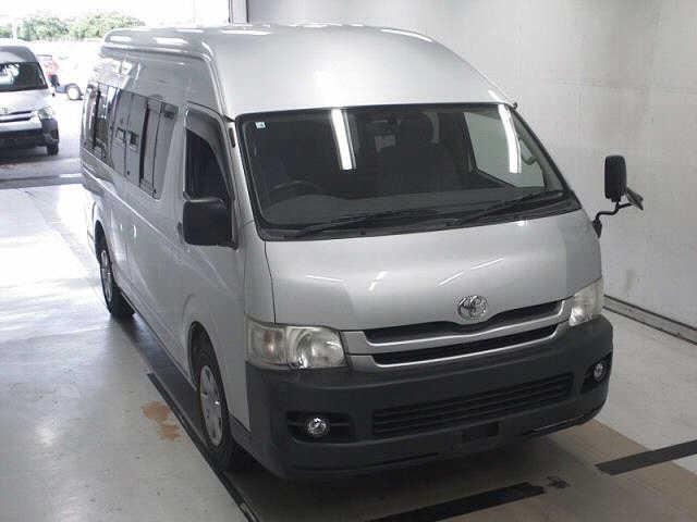 TOYOTA HIACE 2010