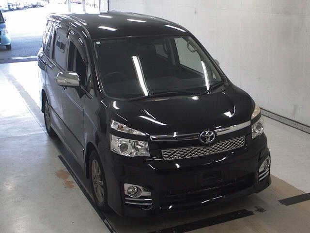 TOYOTA VOXY 2012