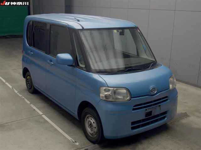 DAIHATSU TANTO 2008