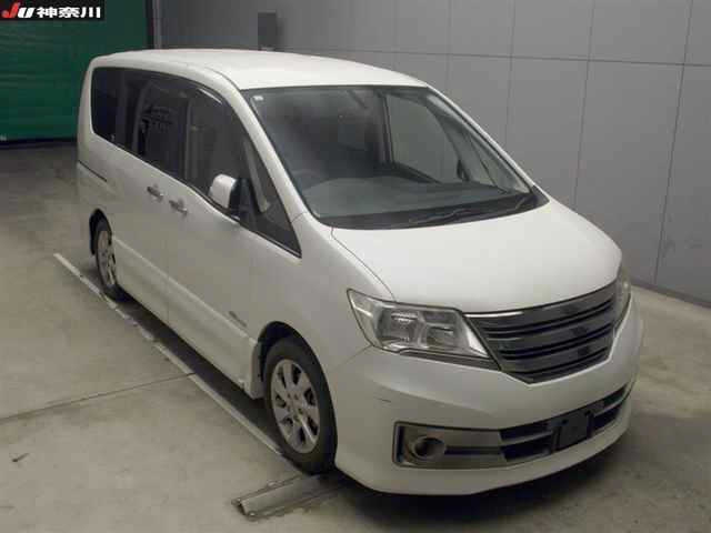 NISSAN SERENA 2013