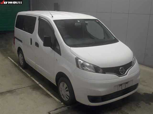 NISSAN NV200 2019