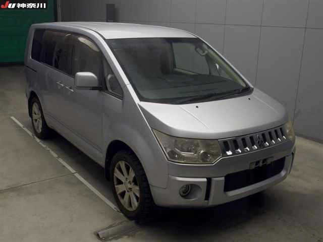 MITSUBISHI DELICA D5 2008
