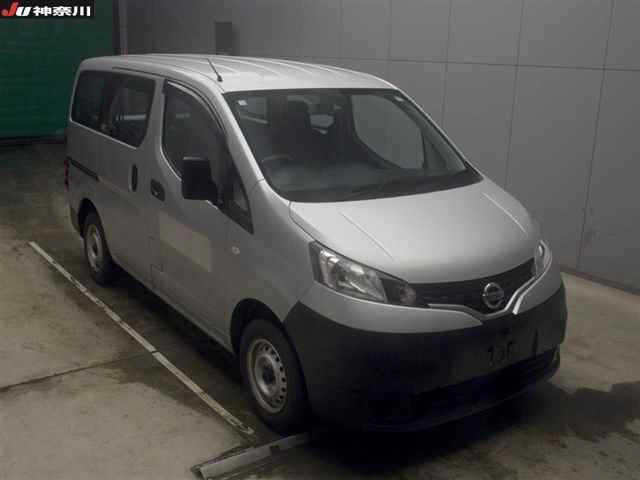 NISSAN NV200 2020
