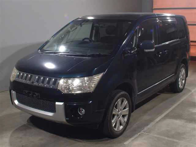 MITSUBISHI DELICA D5 2009