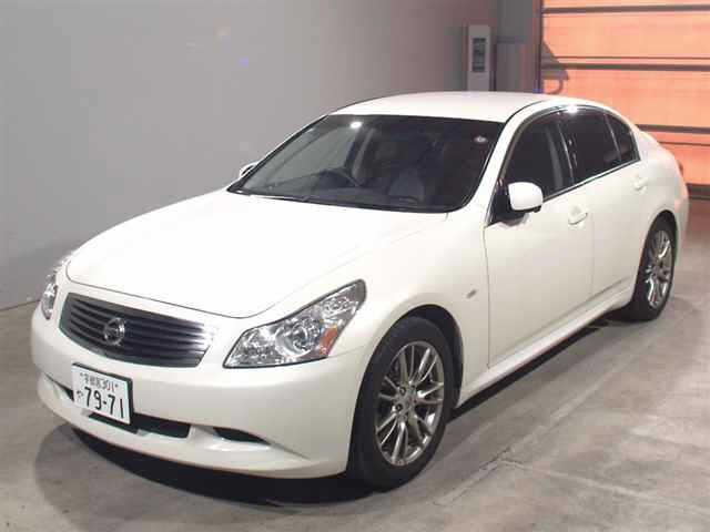 NISSAN SKYLINE