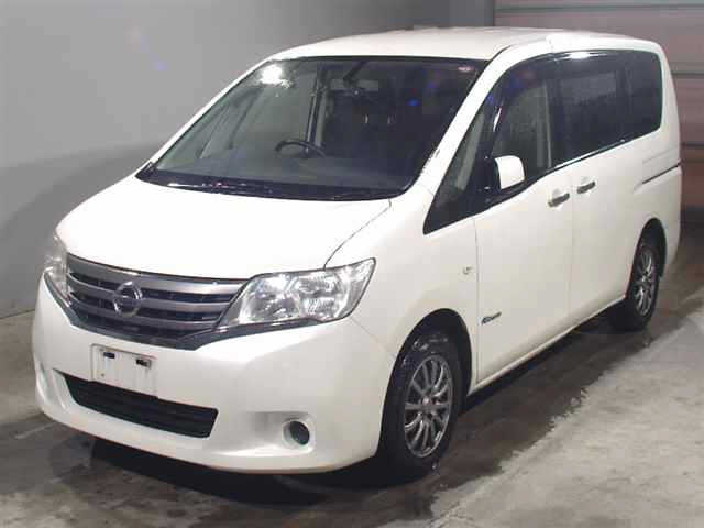 NISSAN SERENA 2013