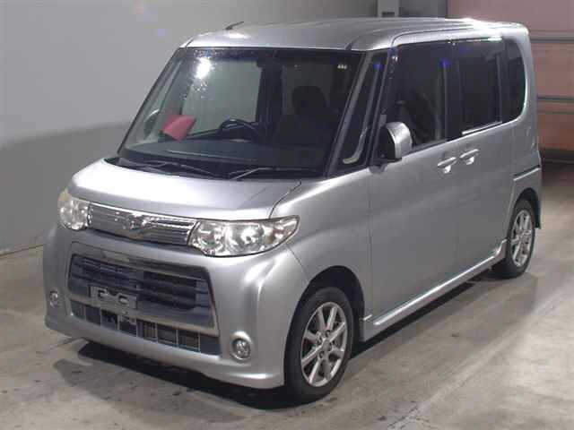 DAIHATSU TANTO 2011