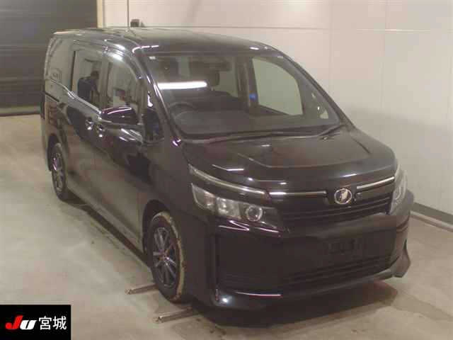 TOYOTA VOXY 2014