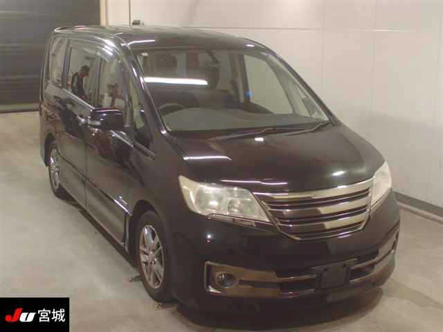 NISSAN SERENA 2013