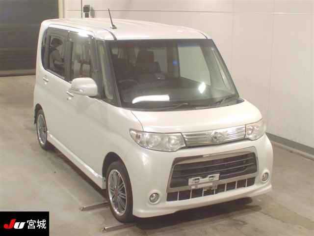 DAIHATSU TANTO 2013