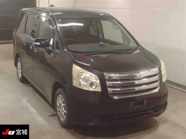 TOYOTA NOAH 2007