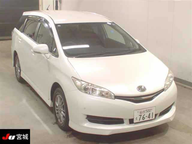 TOYOTA WISH 2015