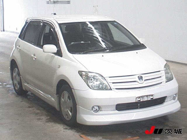 TOYOTA IST