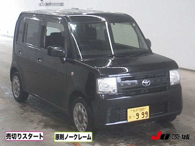 TOYOTA PIXIS SPACE 2013