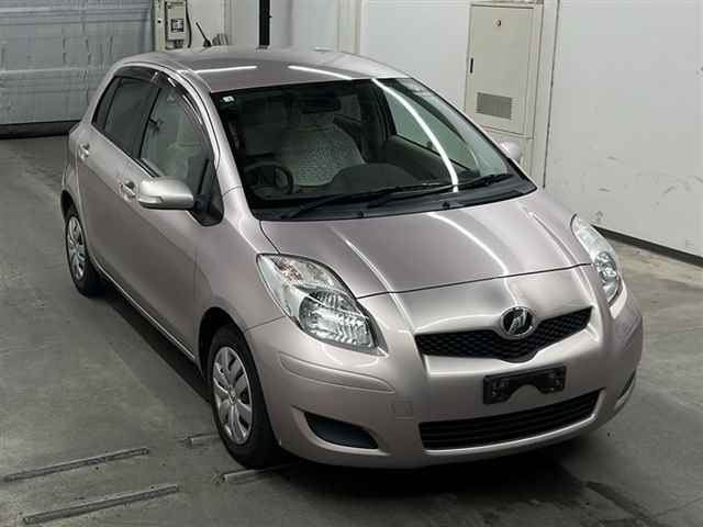 TOYOTA VITZ 2010