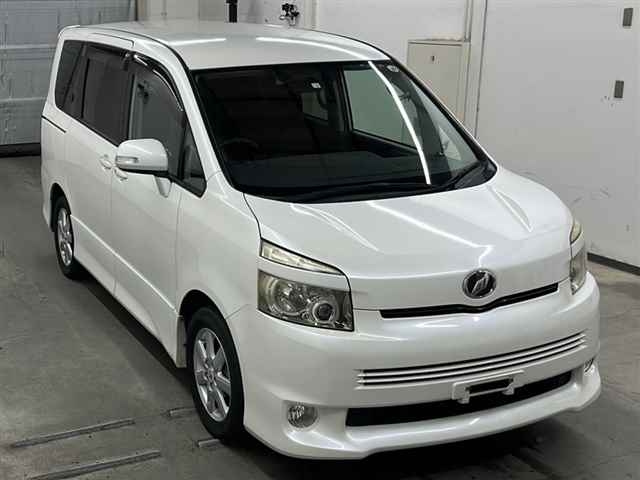TOYOTA VOXY 2008