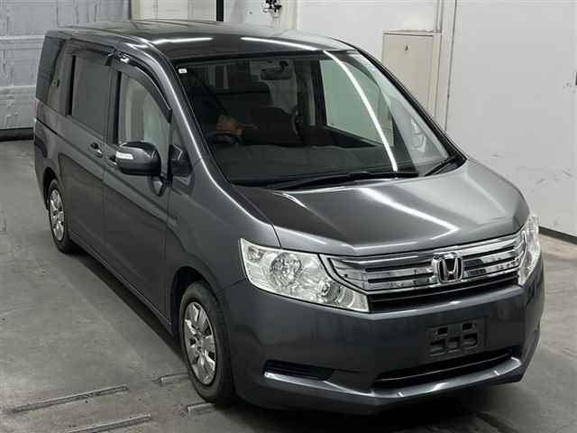 HONDA STEP WAGON 2011