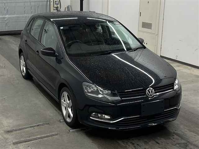 VOLKSWAGEN POLO 2016