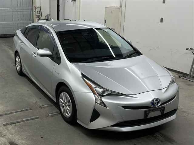 TOYOTA PRIUS 2018