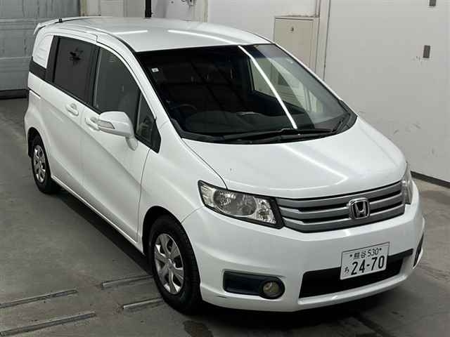 HONDA FREED 2013