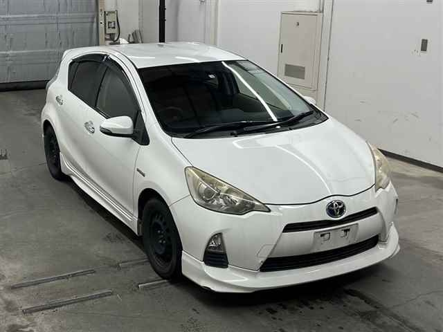 TOYOTA AQUA 2012
