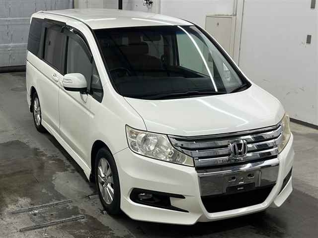 HONDA STEP WAGON 2011